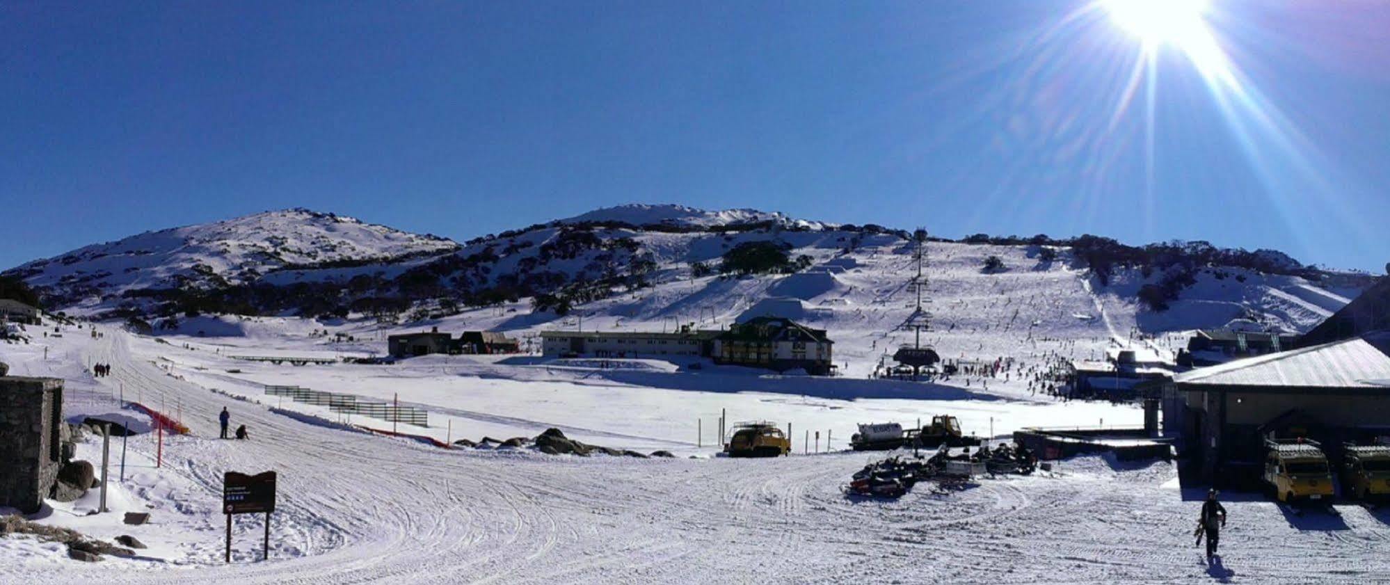 The Man From Snowy River Hotel Perisher Valley Exterior photo